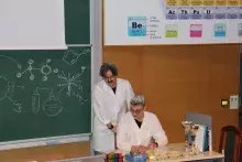 Chemiłajki na Wydziale Chemii – nauka w świątecznej odsłonie