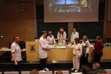 Chemiłajki na Wydziale Chemii – nauka w świątecznej odsłonie