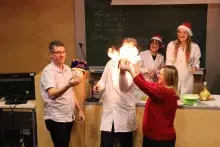 Chemiłajki na Wydziale Chemii – nauka w świątecznej odsłonie