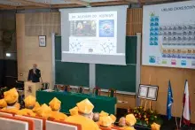  Wykład inauguracyjny pt. „Chemia i AI”