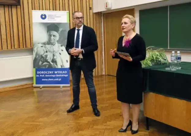 Prof. Piotr Stepnowski wygłosił doroczny wykład na Wydziale Chemii Uniwersytetu Mikołaja Kopernika…