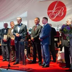 Ceremonia wręczenia nagrody Primum Cooperatio podczas Letniej Gali Biznesu.