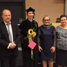 Ania z promotorem prof. Olą oraz recenzentami prof. A. Dołęgą (PG) i dr hab. inż J. Nyczem (UŚ)